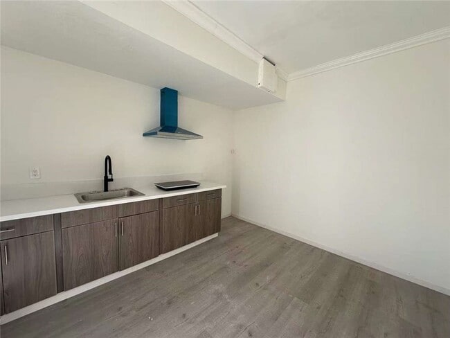 Building Photo - 1010 W Wilson St