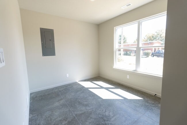 Building Photo - 3 Bed, 2 Bath New Build Home