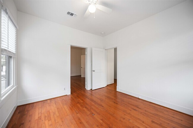 Building Photo - 2608 Morrison St