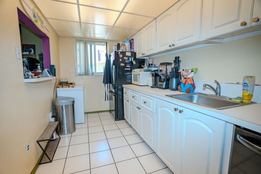 Building Photo - 13917 SW 90th Ave