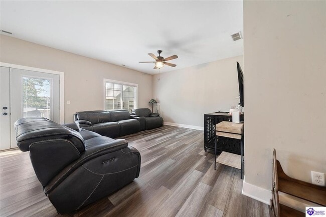 Building Photo - 1708 W Crocus Dr