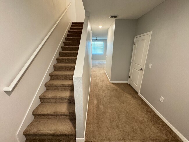 Building Photo - Your Dream Home Awaits in the Heart of Dav...