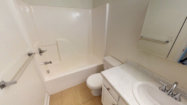 Building Photo - 2 Bed 1.5 Bath Townhouse for Rent in Monaca