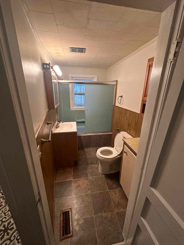 Building Photo - 713 Pine St