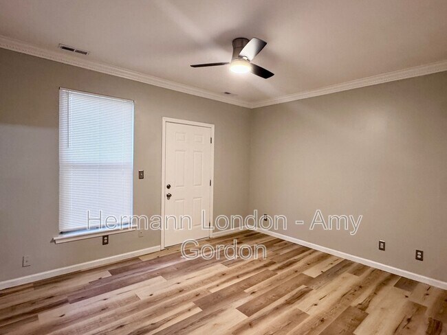 Building Photo - 2336 Rutger St