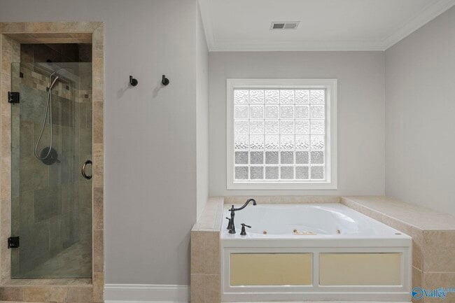 Building Photo - 1518 Beirne Ave NE