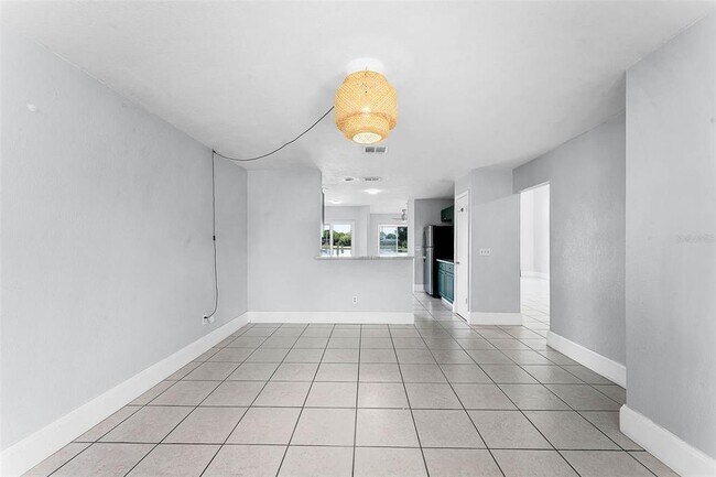 Building Photo - 119 Floral Ct