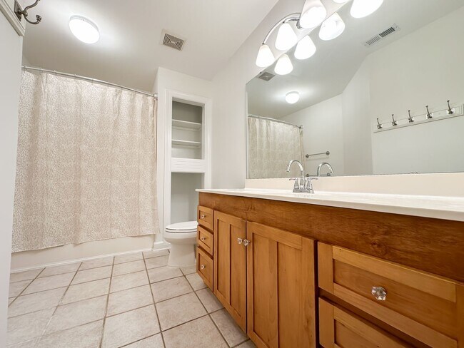 Building Photo - Cozy Oasis in Wake Forest!