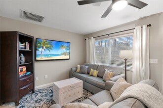 Building Photo - 3830 SE 12th Ave