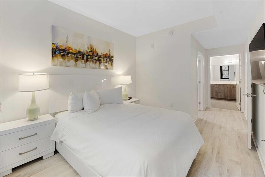 Building Photo - 1051 First St NE