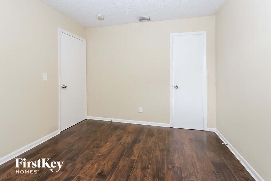 Building Photo - 1035 Cameo Cir