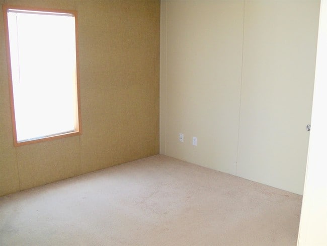 Building Photo - 2034 Hillner Ln