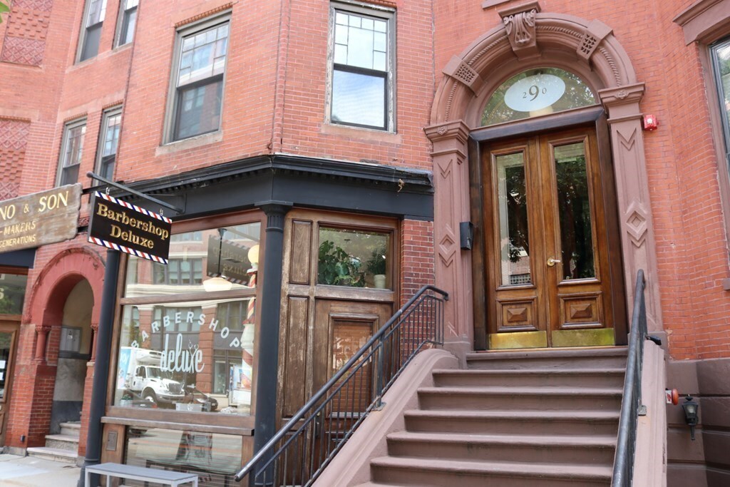 Building Photo - 290 Columbus Ave