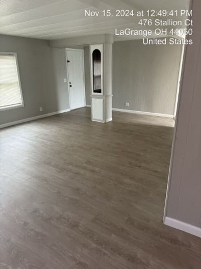 Building Photo - 476 Stallion Ct
