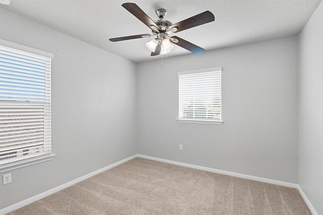 Building Photo - 261 Northern Flicker St