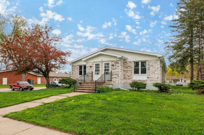 Building Photo - 133 N Main St