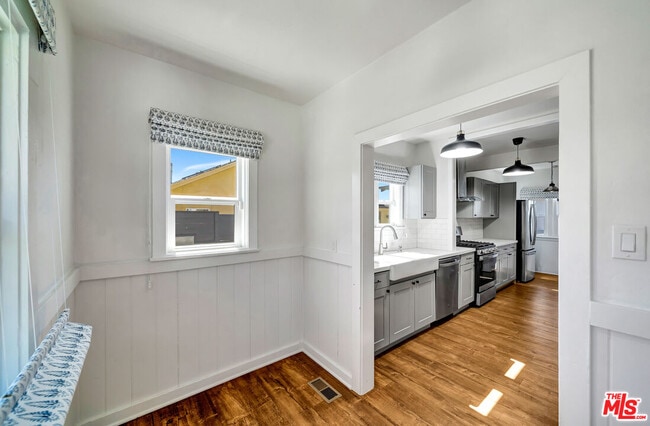 Building Photo - 10509 Wilsey Ave