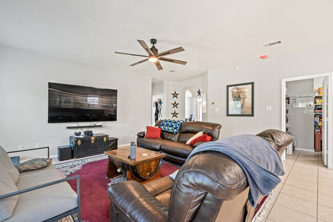 Building Photo - 5806 Chuckwagon Cir
