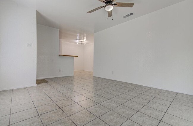 Building Photo - 805 Sirocco Dr