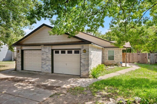 Building Photo - 13309 Saddlebrook Trail