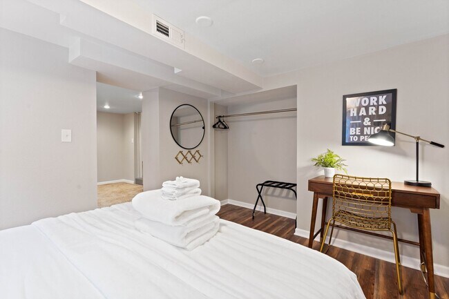 Building Photo - The Garland Bleu 3 bedroom home (Furnished)