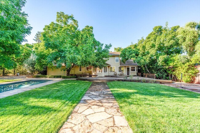 Building Photo - 20 Rosedale Rd