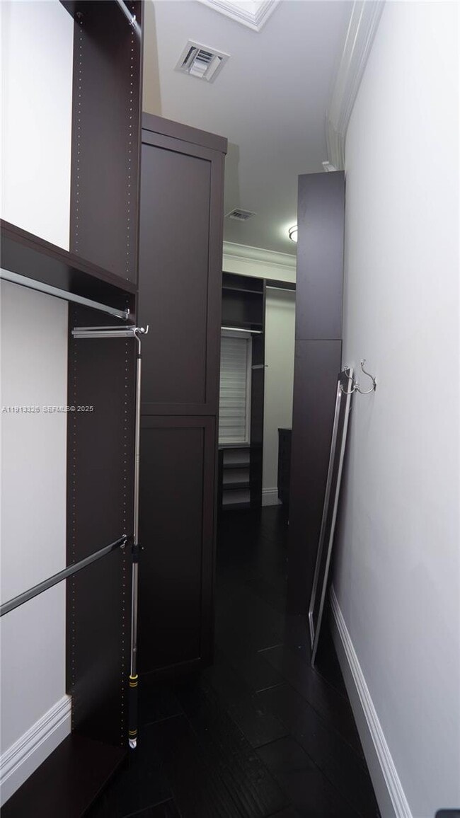 Building Photo - 959 Eve St