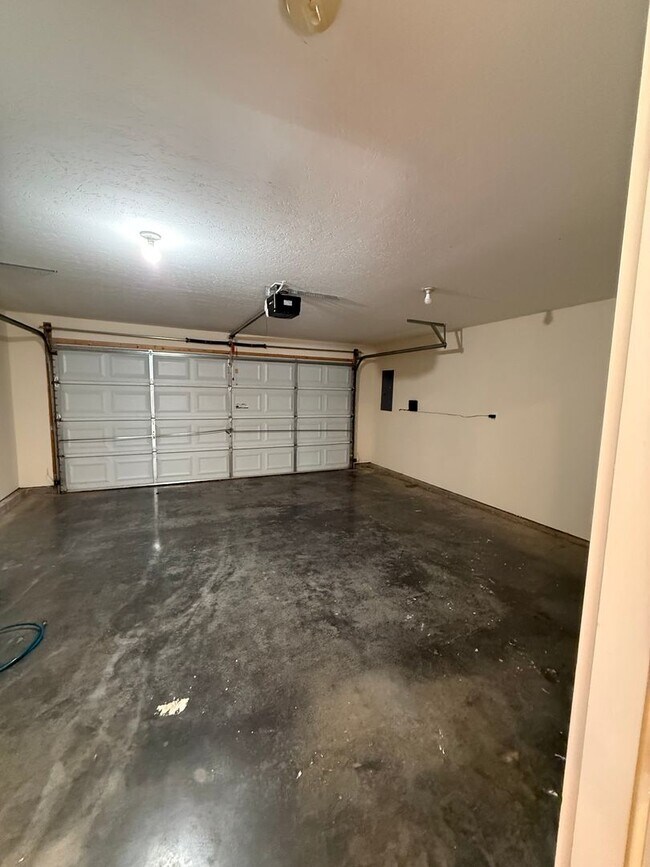 Building Photo - Great location! 3 Bedroom Home in Highly Desirable area of Farragut!