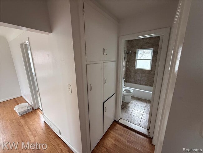 Building Photo - 386 Amherst St