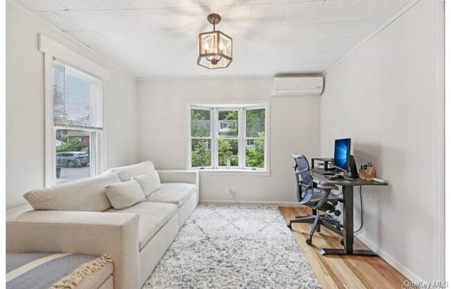 Building Photo - 33 Chestnut St