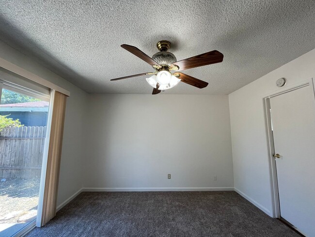 Building Photo - 8890 Arcade- 4 Bedroom 2 Bath home
