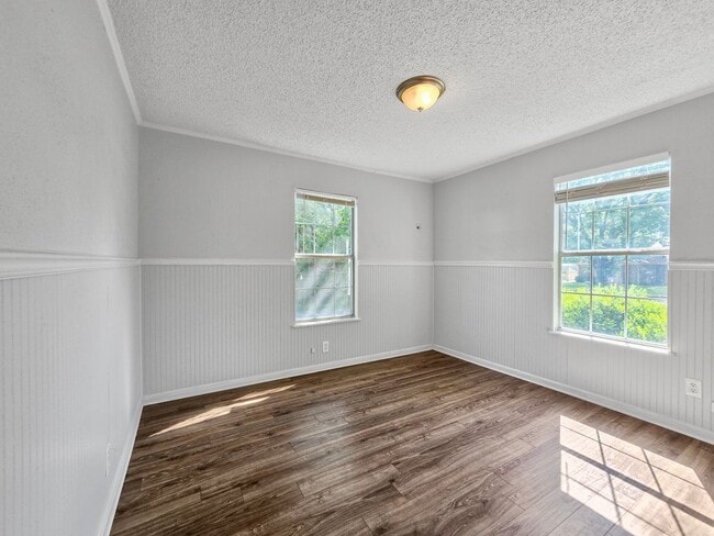 Building Photo - Coming Soon! 3 BR/2BA | Newly Renovated Single Family Home | 1-Car Garage Parking | In Weatherford!
