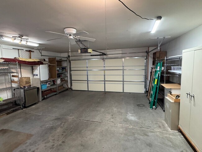 Building Photo - Fully Furnished 3Bed, 2Bath, 2Car Garage in Grand Junction City!!!!