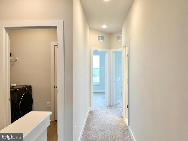 Building Photo - 1745 Riverbluff Ave