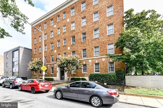 Building Photo - 1417 Newton St NW