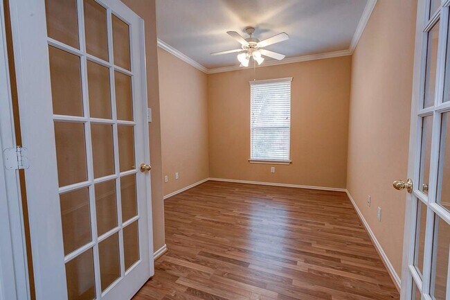 Building Photo - 3 Viola Bloom Ct