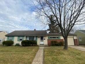 Building Photo - CHARMING, 3 BED 1 BATH RANCH - LIVONIA