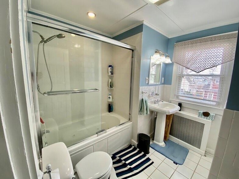 Building Photo - 4 Curry Ave