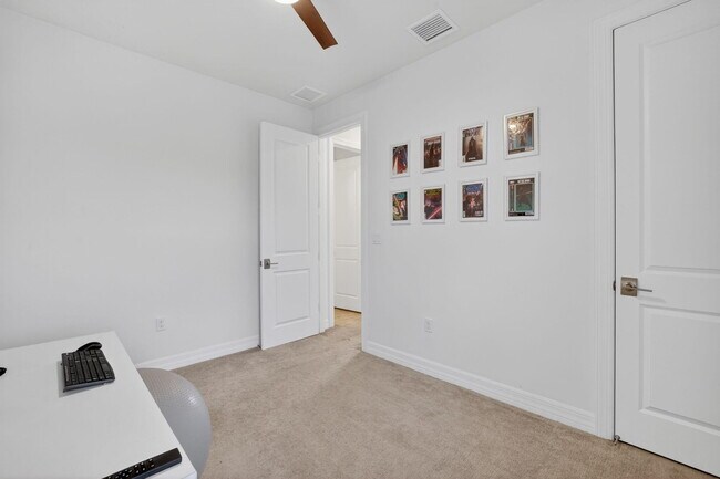 Building Photo - 4651 Pinehurst Trl E