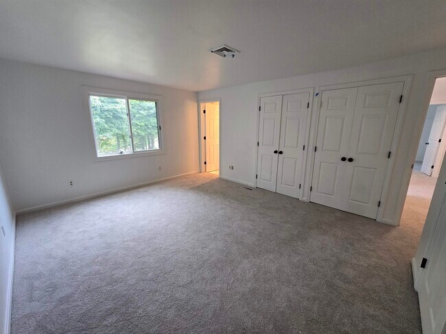 Building Photo - 103 Spinnaker Way
