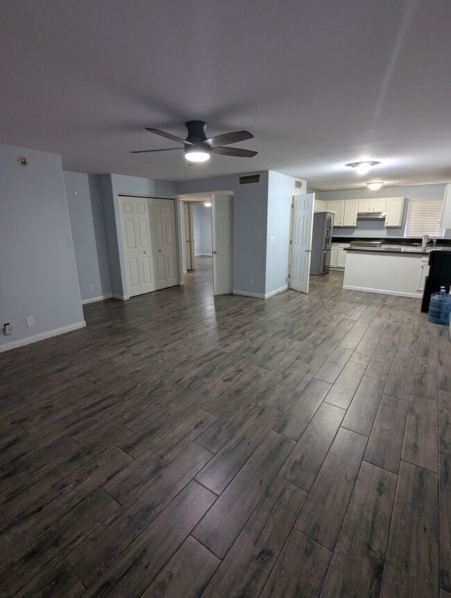 Building Photo - Unit 1006