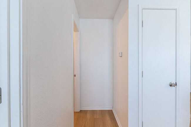Building Photo - 5904 Greengate Dr