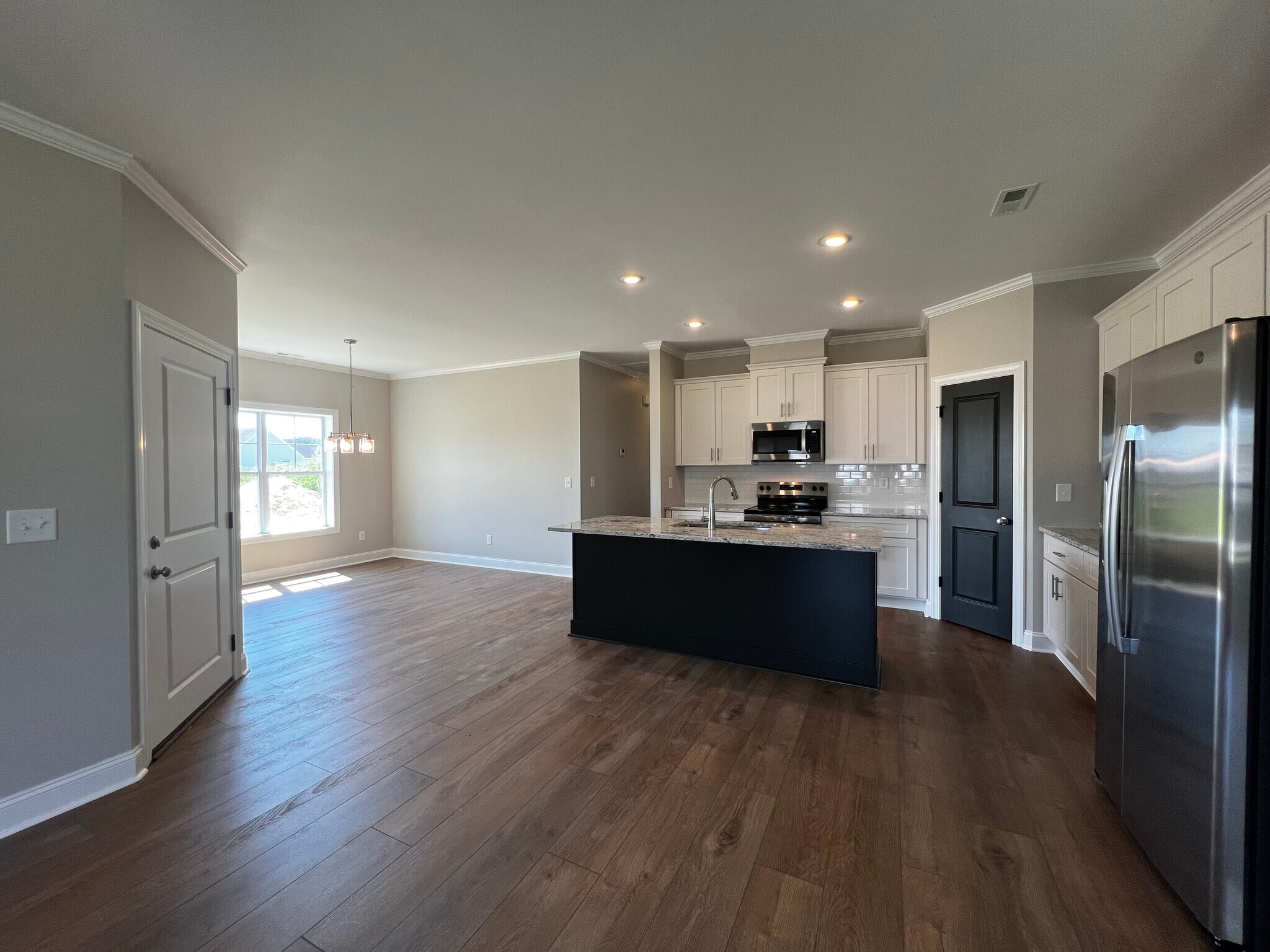 Building Photo - 809A Sarah Rebecca Dr