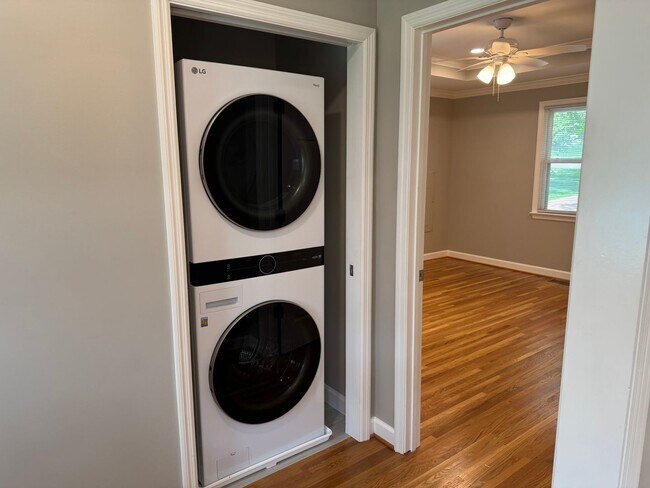 Building Photo - Fabulous Crieve Hall 4BR, 3BA Home