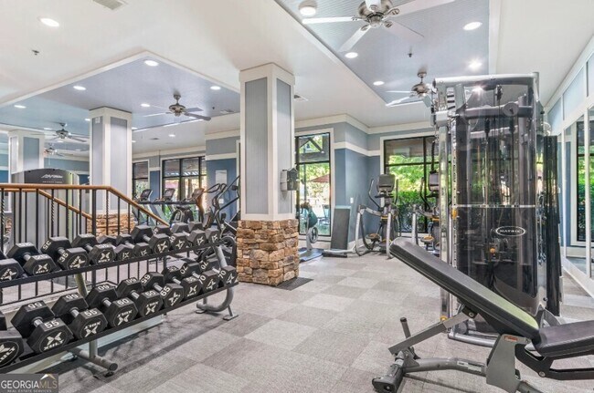 Building Photo - 1740 Century Cir NE