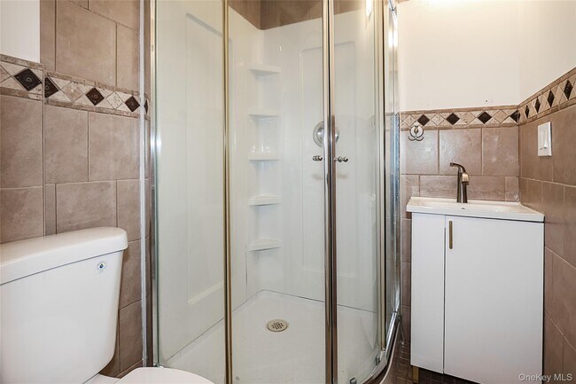 Building Photo - 118 Birchwood Park Dr