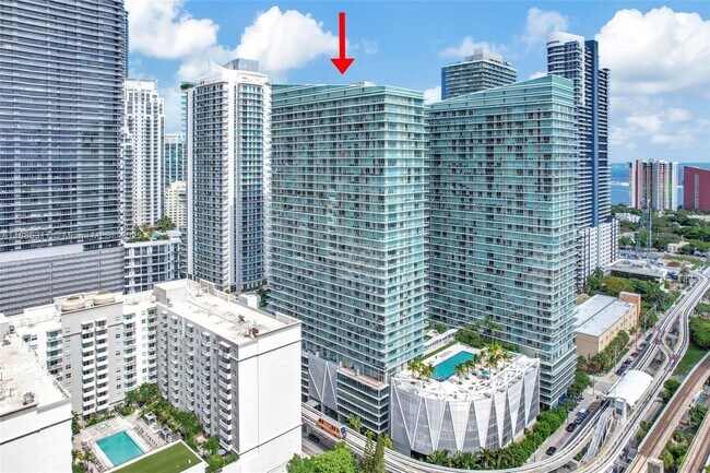 Building Photo - 1111 SW 1st Ave