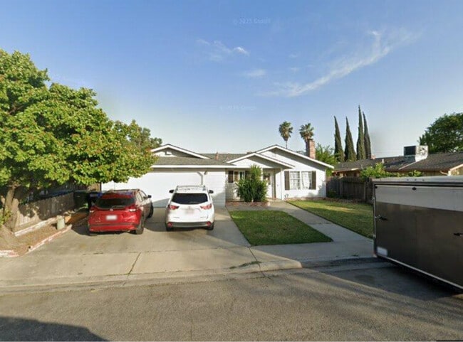 Building Photo - 930 Hartley Ln