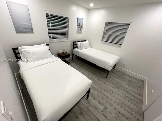 Building Photo - 5841 NE 3rd Ave