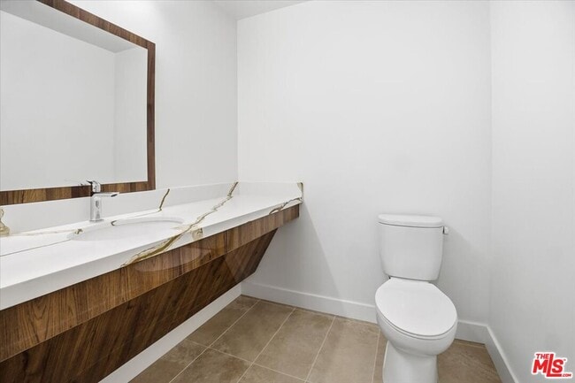 Building Photo - 1820 Prosser Ave